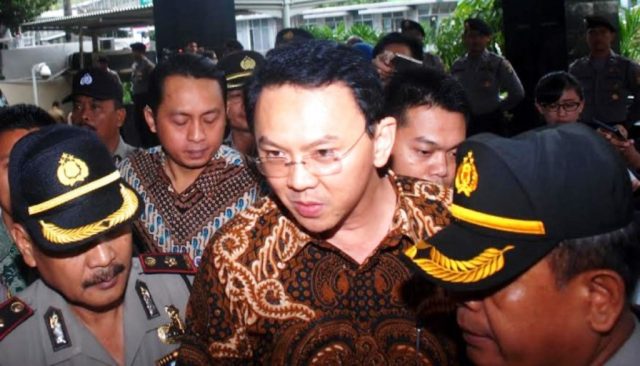 Ahok Berbohong?