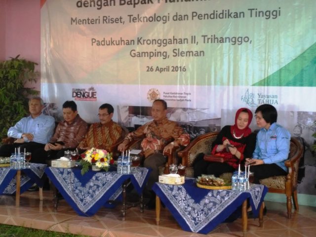 Menristek Dikti Puji Warga Desa yang Berantas Nyamuk dengan Nyamuk