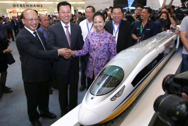 Menteri Rini Soemarno Terserempet Skandal Kereta Api Cepat Cina