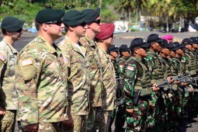 Marinir Indonesia Latihan Bersama dengan Special Force Group US Army