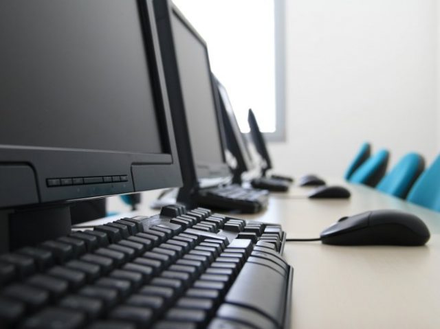 KPU DKI Kembalikan Bantuan Komputer-laptop Pemprov