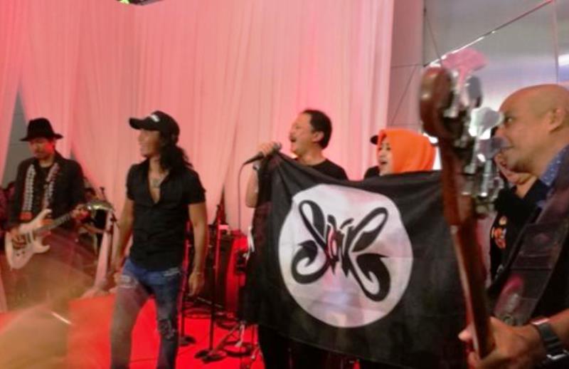 Antara Jokowi, Slank, dan Pencatatan IPO yang Rendah