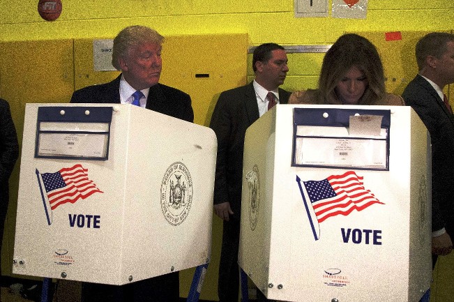 Trump Curigai Badan Intelijennya Sendiri
