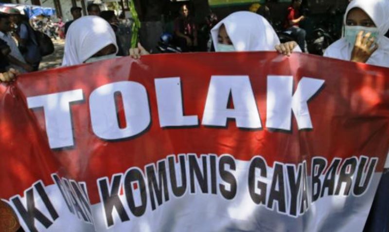 Menyoal Fobia Komunis dan Islam