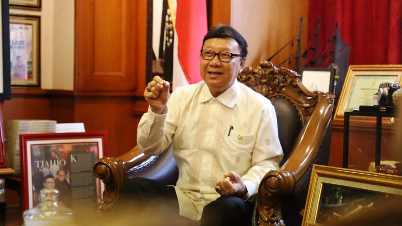 Mendagri Siap Mundur Jika Pengaktifan Kembali Ahok Dianggap Salah