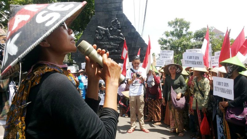 Petani Kendeng: Pak Jokowi, Rasanya Saya Sudah Kehilangan Bapak