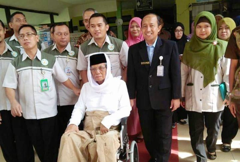 3 Hal yang Tak Terpisahkan dari K.H. Hasyim Muzadi