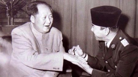 Peramal dan yang diramal