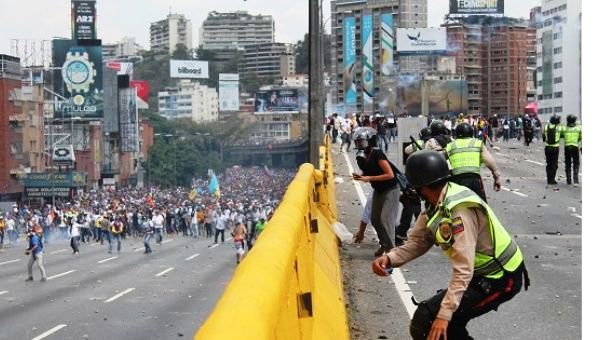 Kekerasan Pecah, Sayap Kanan Venezuela Disebut Dalang