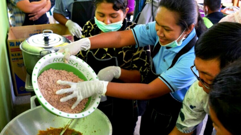 Memberdayakan Perempuan NTT Mengolah Ikan Laut