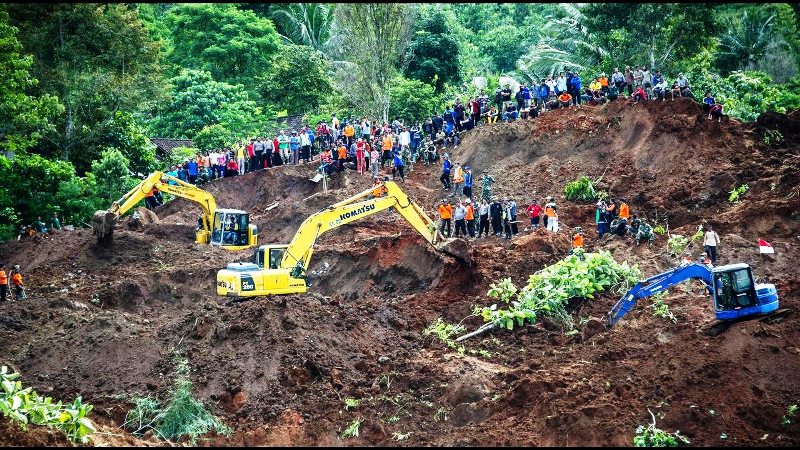 Longsor Ponorogo, Saatnya Mengalah dengan Alam