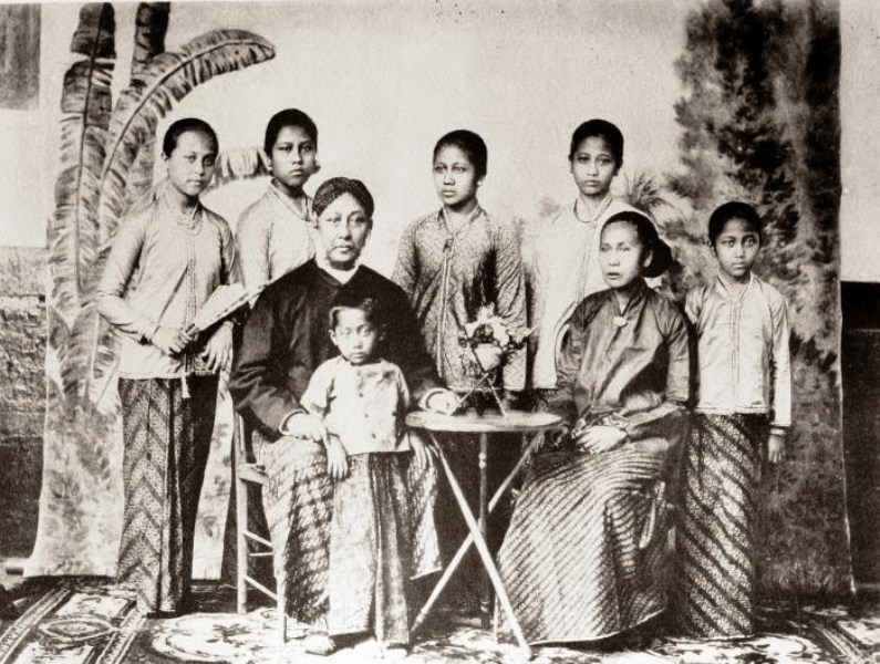 Perjalanan Panjang Kebaya