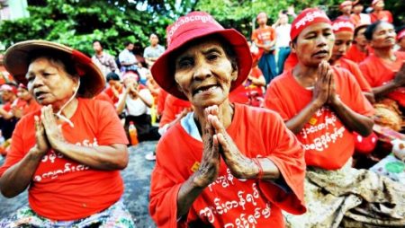 Warga protes karena militer Myanmar merampas tanah mereka [Foto: Istimewa]