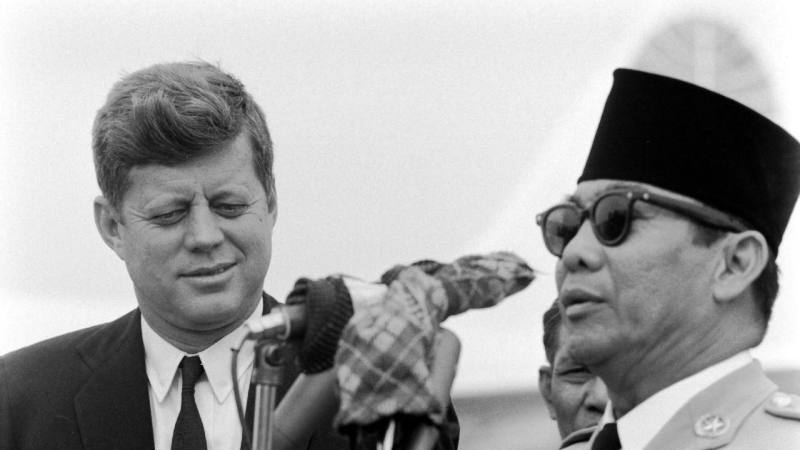 Bung Karno, JFK, dan Gunung Emas di Papua