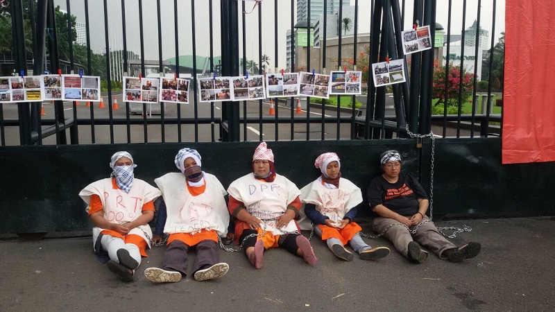 Seribu Surat Pekerja Rumah Tangga Menyerbu Jokowi