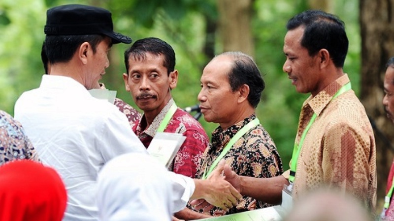 Cerita Para Petani di Jawa yang Memperoleh Hak Kelola Hutan