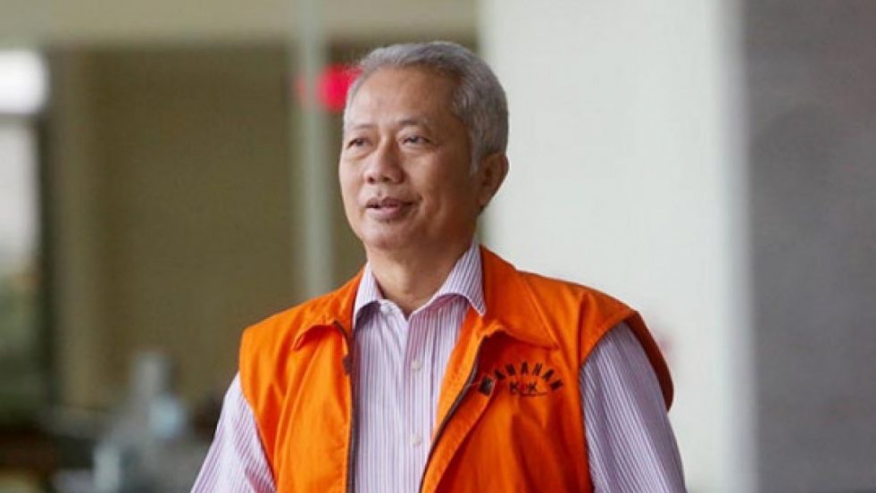 Lama Disimpan, Uang Tonny Budiono Sampai Lengket