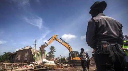 Warga memprotes penggusuran atas nama pembangunan bandara baru di Yogyakarta [Foto: Istimewa]