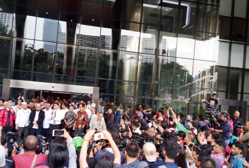 Novel Baswedan Pulang dan Polisi Belum Mampu Dapatkan Titik Terang