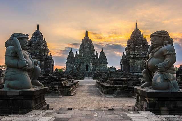 Catatan  Thomas Stamford Raffles Tentang Candi Sewu