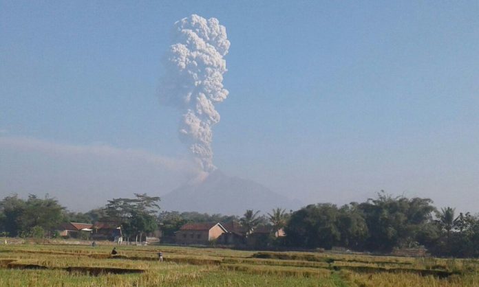 Merapi Erupsi Magmatik, Masyarakat Diminta Tetap Tenang