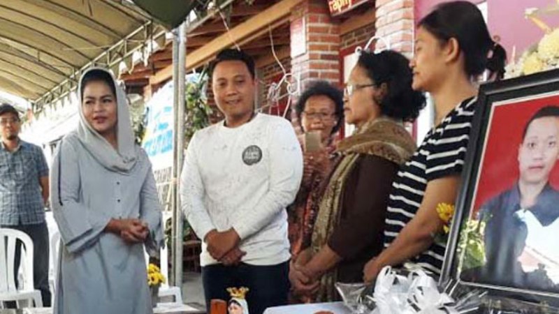 Puti Guntur Soekarno Takziah ke Rumah Korban Teror Bom Surabaya