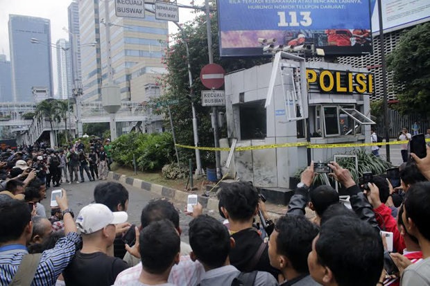 Aksi Teror Distorsi Citra Jokowi