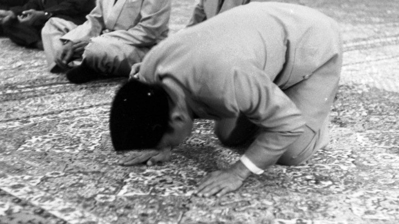 Bung Karno, di Sekitar Islam dan Dunia Islam