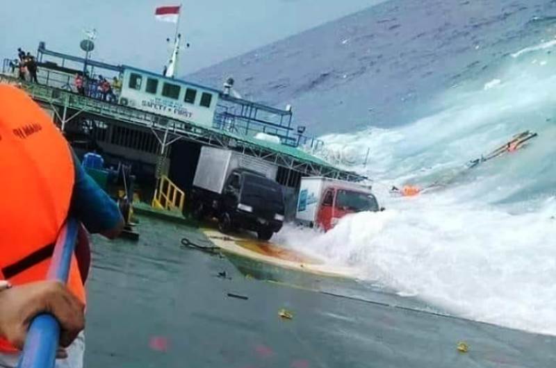 Ada Lagi Kecelakaan Kapal, Akankah Menteri Budi Karya Mundur?
