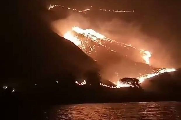 Luhut Sesalkan Peristiwa Kebakaran di Pulau Komodo