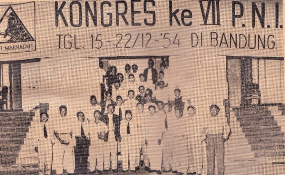 Konsistensi Berpartai Politik
