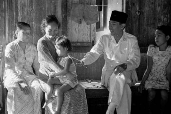 Surat-Surat Islami dari Ende: Taklid Merantai Semangat Islam