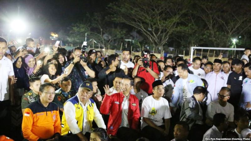 Presiden Nonton Bareng Penutupan Asian Games Bersama Pengungsi
