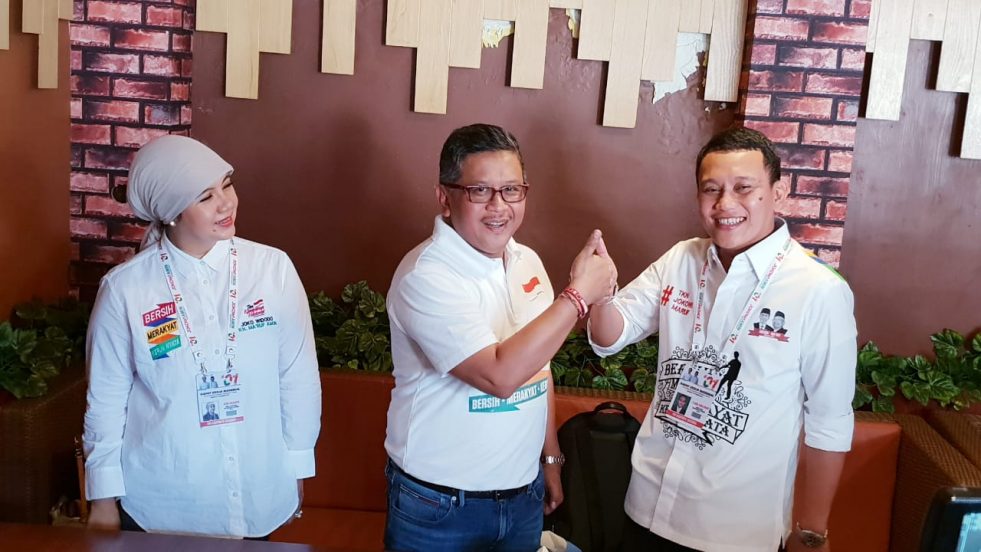 Menangkan Pilpres 2019, Jokowi Perkenalkan Salam Jempol
