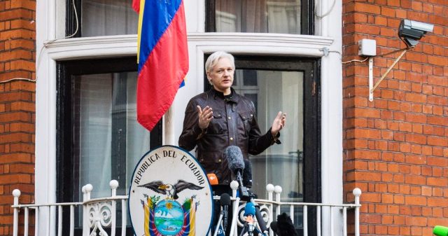 Ekuador Kembali Izinkan Pendiri WikiLeaks Akses Internet dan Ponsel