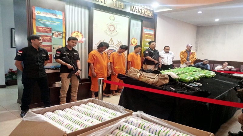Diupah Rp500 Juta, Tiga Orang Kurir Antar Sabu 31 Kilogram Pekanbaru-Jakarta