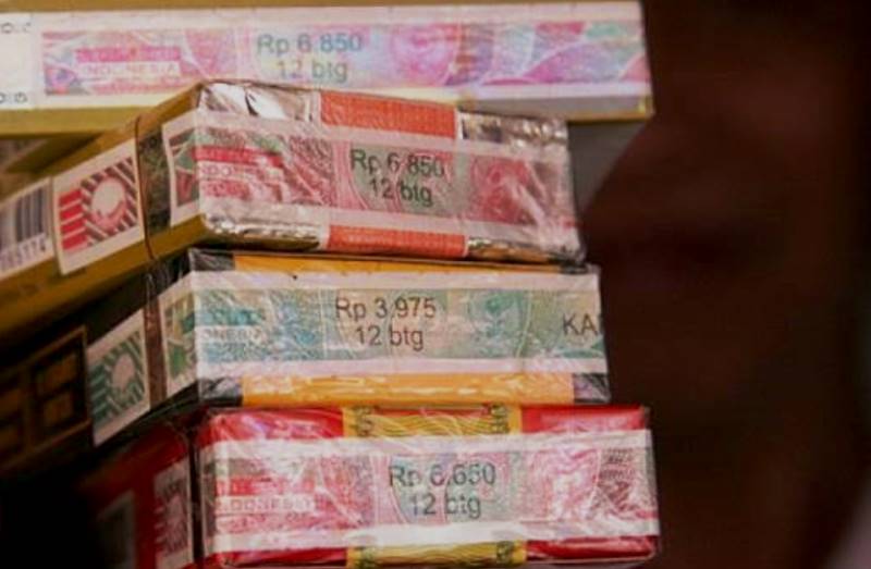 Faisal Basri: Ada Faktor Politik Uang Batalkan Kenaikan Cukai Rokok