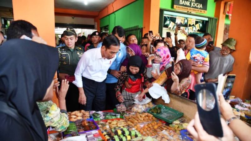 Presiden Joko Widodo di pasar tradisional Kranggan
