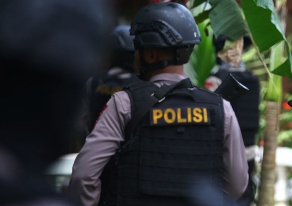 Evakuasi Korban Mutilasi Dua Anggota Polisi Ditembak