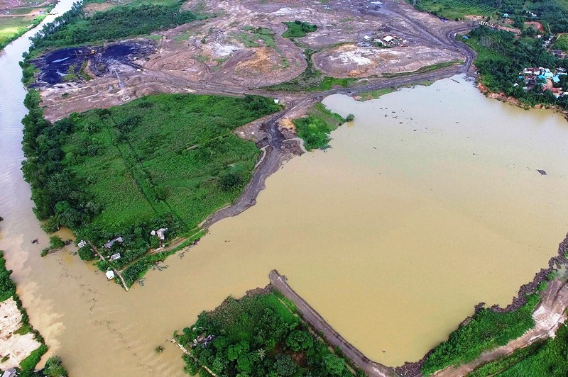 Tambang Indonesia: Banjir Uang Haram yang Dijaga Petinggi Bersenjata