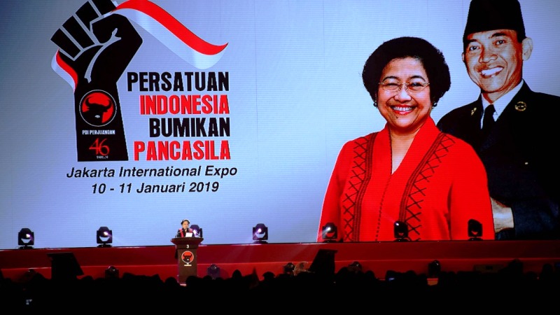 Di Bawah Bendera Perjuangan