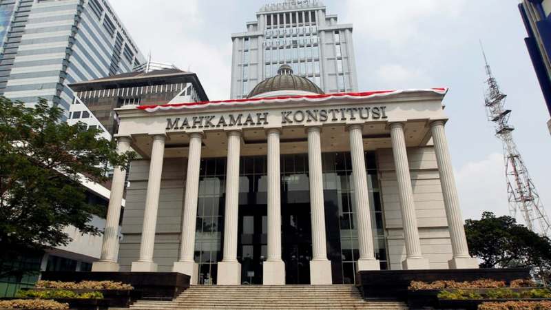 Mengapa Peradilan Mengabaikan Putusan Mahkamah Konstitusi?