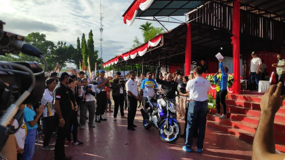 Freestyle Gubernur Papua Barat Pukau Belasan Ribu Milenial