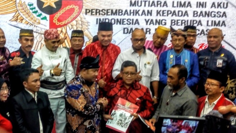 PDI Perjuangan Dorong Penetapan Hari Adat Indonesia