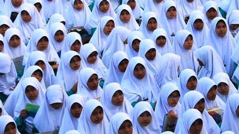 Sejarah Jilbab di Indonesia dan Kontroversinya