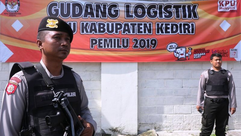 Polisi Kawal Surat Suara dari Percetakan hingga TPS