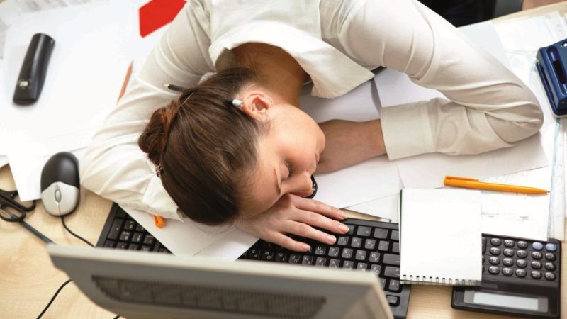 Jika Anda tidak Tidur di Tempat Kerja, mestinya Anda Dipecat