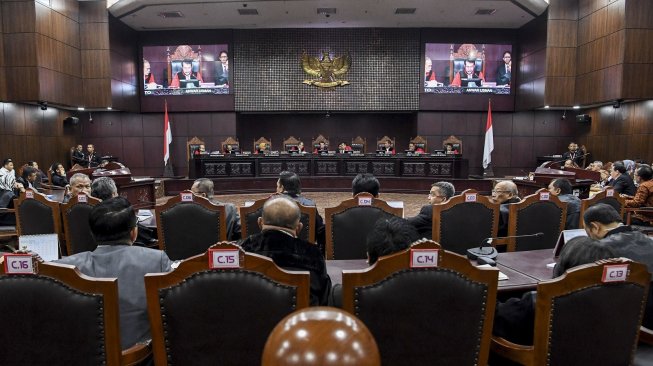 MK Tolak Seluruh Gugatan Prabowo-Sandiaga