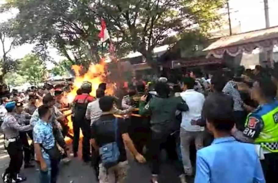 Bertaruh Nyawa, 1001 Risiko Polisi Jaga Kamtibmas
