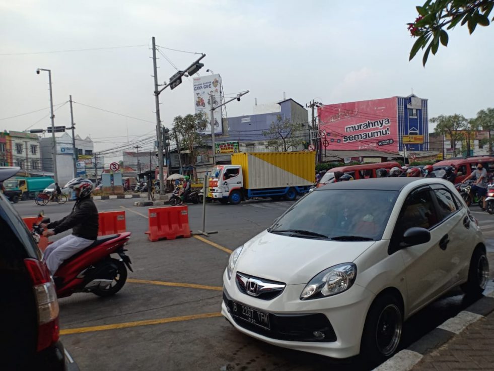 Parkir di Jalur Sepeda, 11 Unit Mobil Langsung Diderek